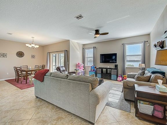 5th image of 921 Seminole Sky Dr
