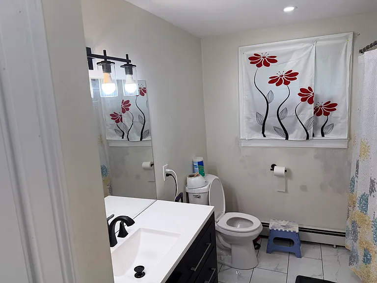 511 Pond St — Photo 6
