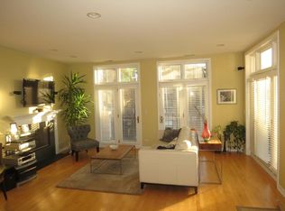 2040 W Wabansia Ave, Chicago, IL 60647