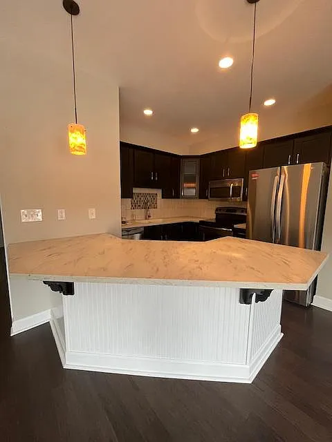 2 bed, 1113 sqft, $2,000 — Photo 2