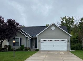 7042 Lakeside Dr, Niagara Falls, NY 14304
