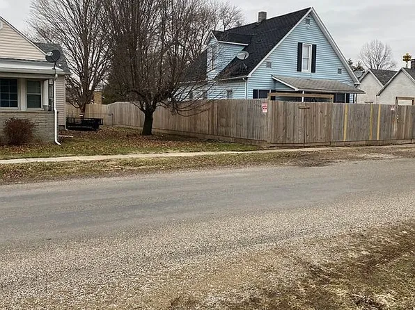 207 W Williams St, Westville, IL 61883