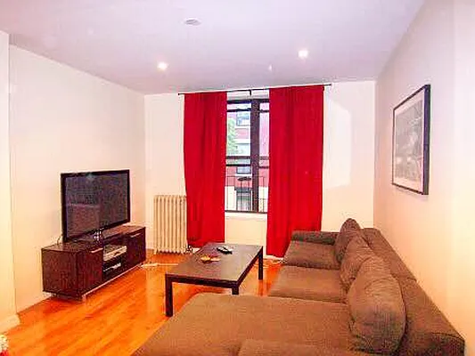 Rented by Friedman Roth Realty | media 25