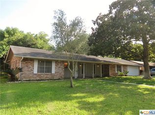 1411 Mockingbird Ln, Seguin, TX 78155
