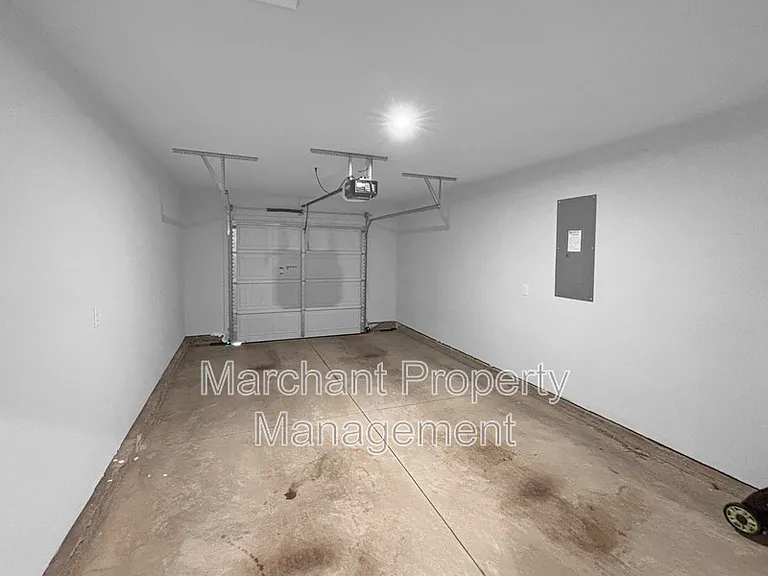 403 Moss Branch Ct — Photo 17