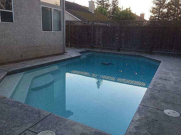 4th image of 2404 Thaddeous Dr