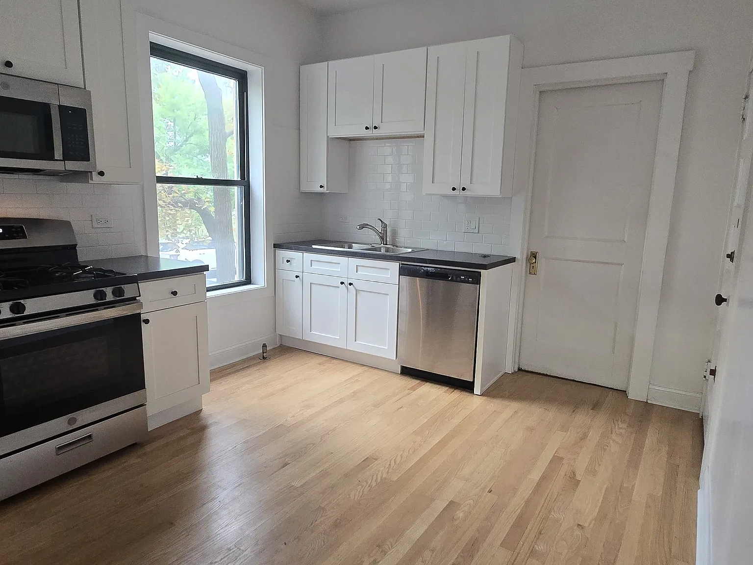 5756-58 S. Kenwood Ave./ 1326 E. 58th St. — Photo 4
