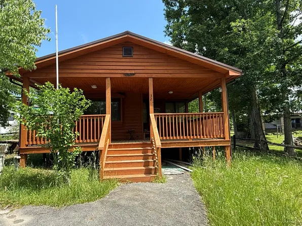 32 Almost Heaven Cir, Pipestem, WV 25979