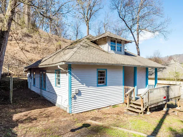 30 Morris St, Sylva, NC 28779