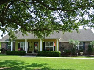 15500 Drake Ln, Gautier, MS 39532