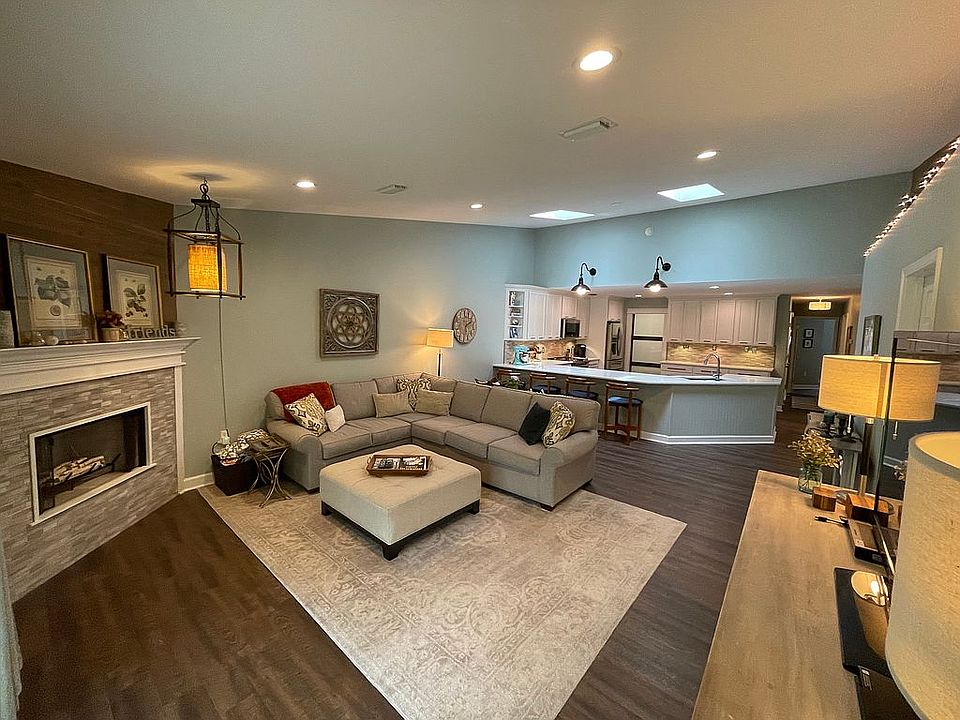 Living/Kitchen