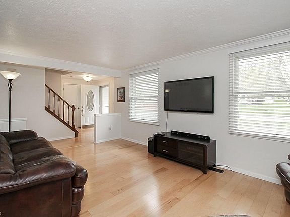 2nd image of 10251 Belleau Dr