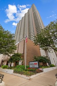 6033 N Sheridan Rd APT 7C, Chicago, IL, 60660