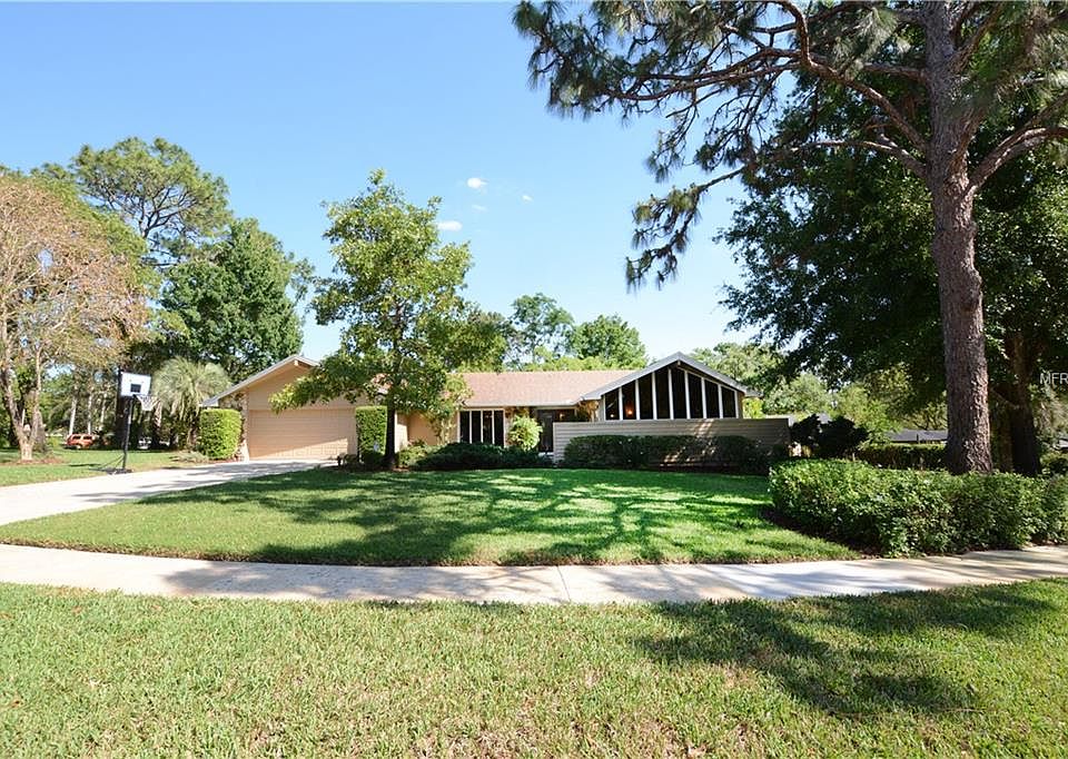 1st image of 210 W Sweetwater Creek Dr