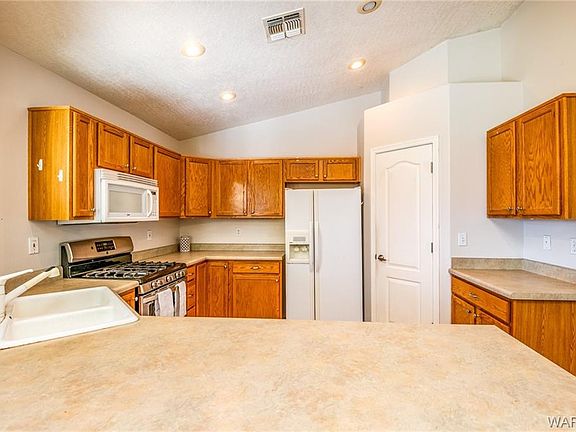 4th image of 3170 Courtney Ave