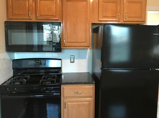 27 Oak St, Cranston, RI 02910