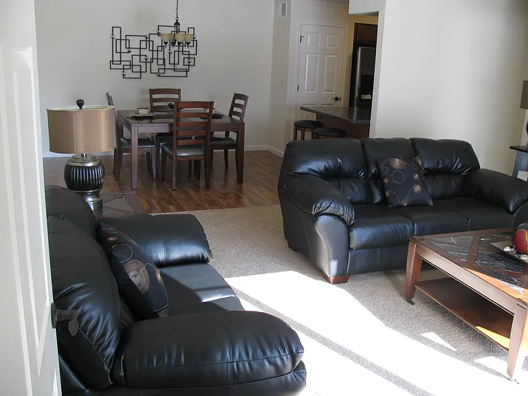 1241 Meadowbrook Dr — Photo 4