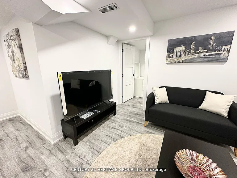 29 Eminence Rd E #BASEMENT — Photo 8
