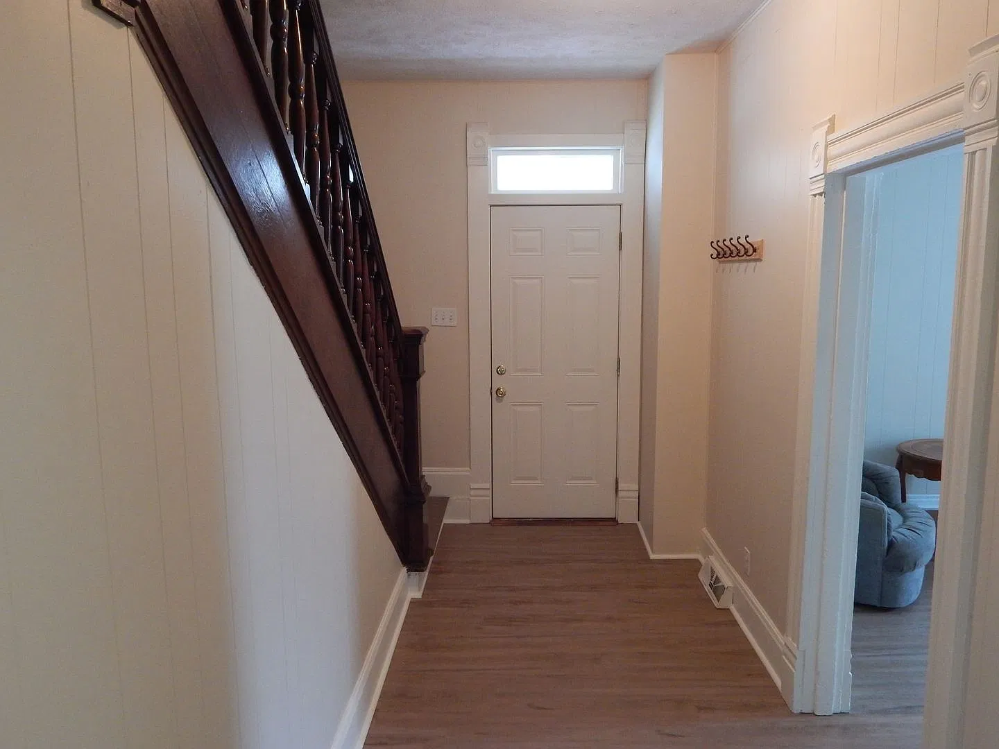 452 Melrose Street — Photo 3