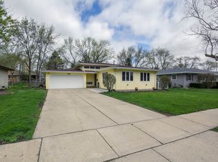 2041 Richard St, Aurora, IL 60506