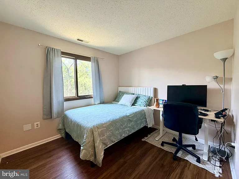 5215 Ravens Crest Dr — Photo 13