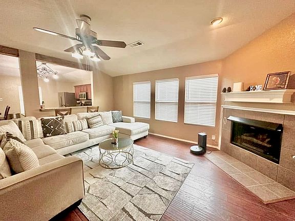 2nd image of 717 Kentucky Derby Ln