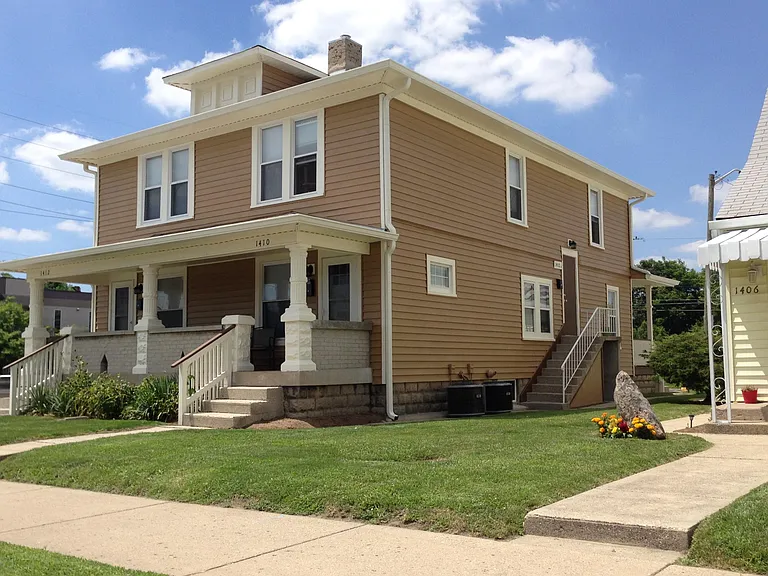 1412 Shelby St — Photo 1