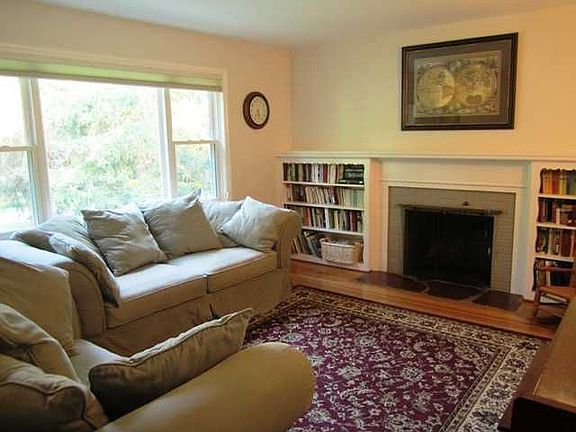 3rd image of 41 Woodside Dr
