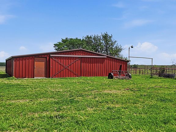 3rd image of 562 Lazy S Ranch Rd