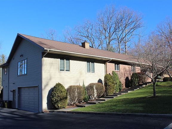 3rd image of 8 Midwood Dr