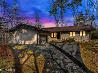 330 Jackson Rd, Gatlinburg, TN 37738