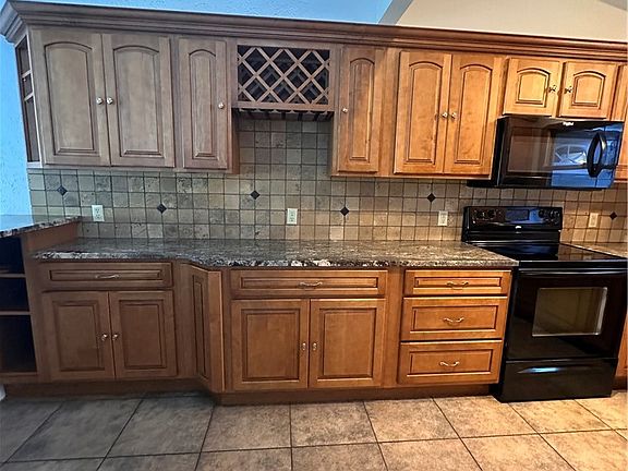 5th image of 53 Oak Point Dr