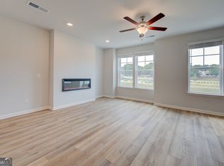 3006 Daybreak Ln, Newnan, GA 30265