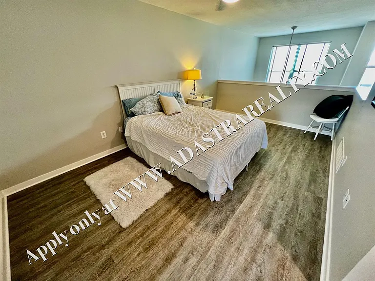4545 Madison Ave — Photo 17