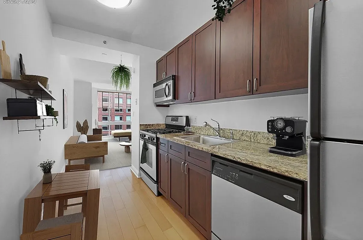 211 North End Avenue — Photo 4