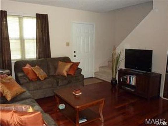 2nd image of 1503 Swallow Dr
