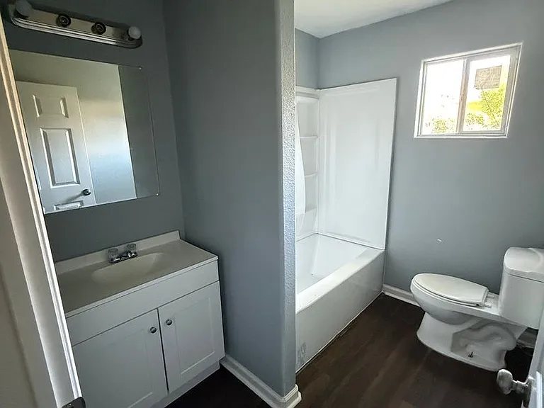 3726 Edgemont Dr — Photo 9