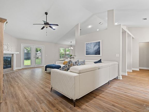 5th image of 6066 Autumn Pines Cir