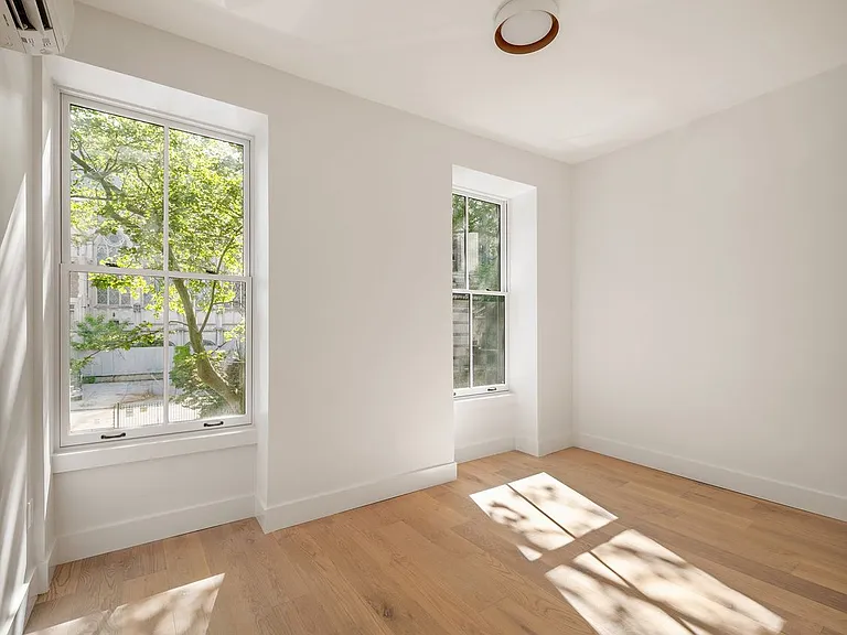 324 Clermont Ave #4 — Photo 5