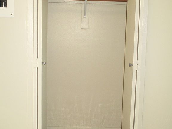 5th image of 8 Hasbrouck Dr APT H