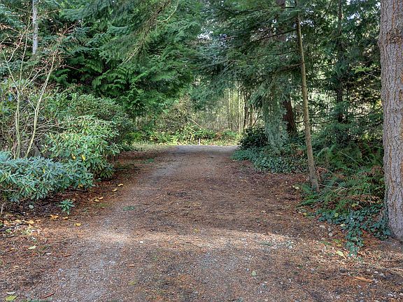 Driveway up to Sunset Dr.