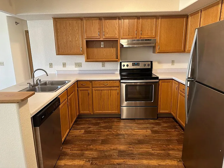 Madison Apartments — Photo 51