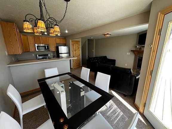 3rd image of 592 Meadow Wood Cir