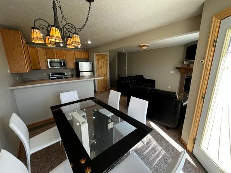 592 Meadow Wood Cir — Photo 3
