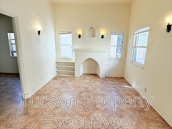 4th image of 321 S Stone Ave #4