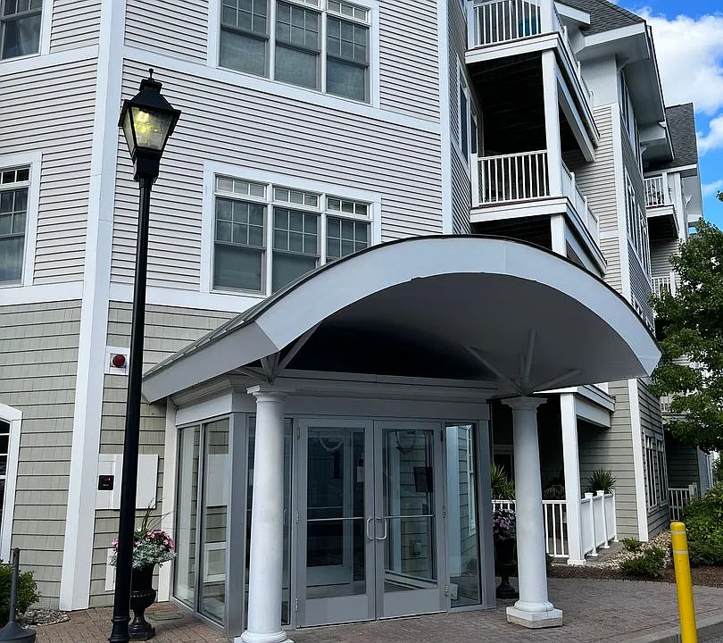 614 Pond St #1416