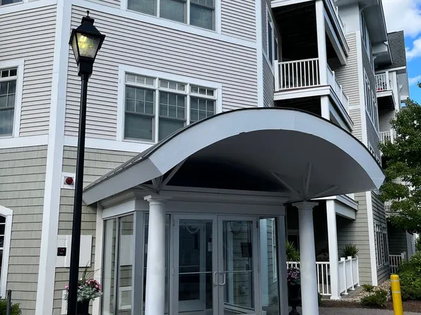 614 Pond St Unit 1416, Braintree, MA 02184