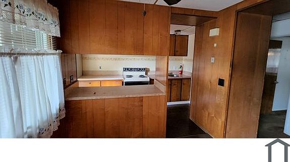 3rd image of 5701 Woodward St #3