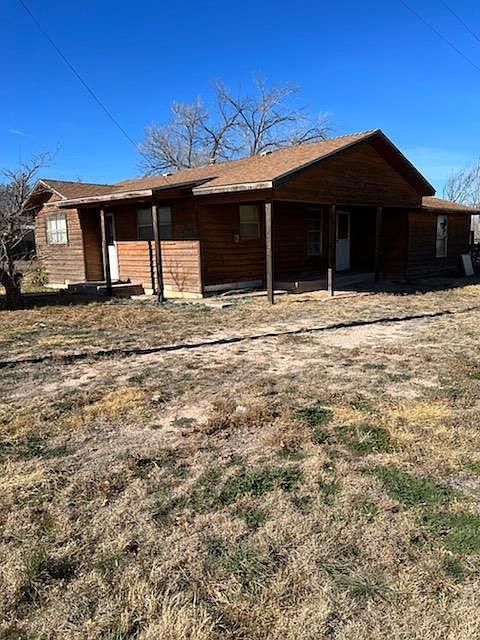 811 8th St, Plains, TX 79355 | Zillow