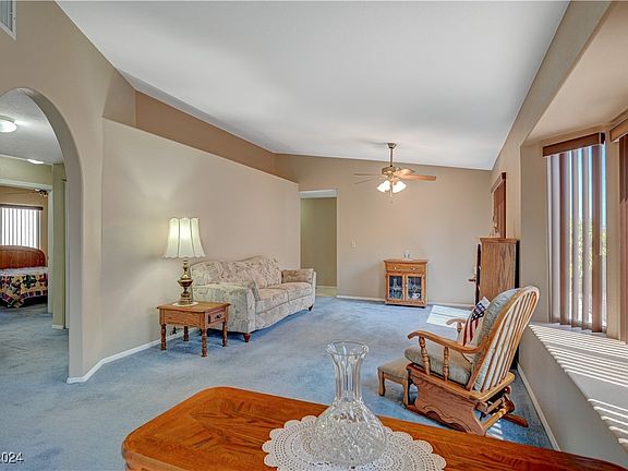 4th image of 404 Matecumbe Way